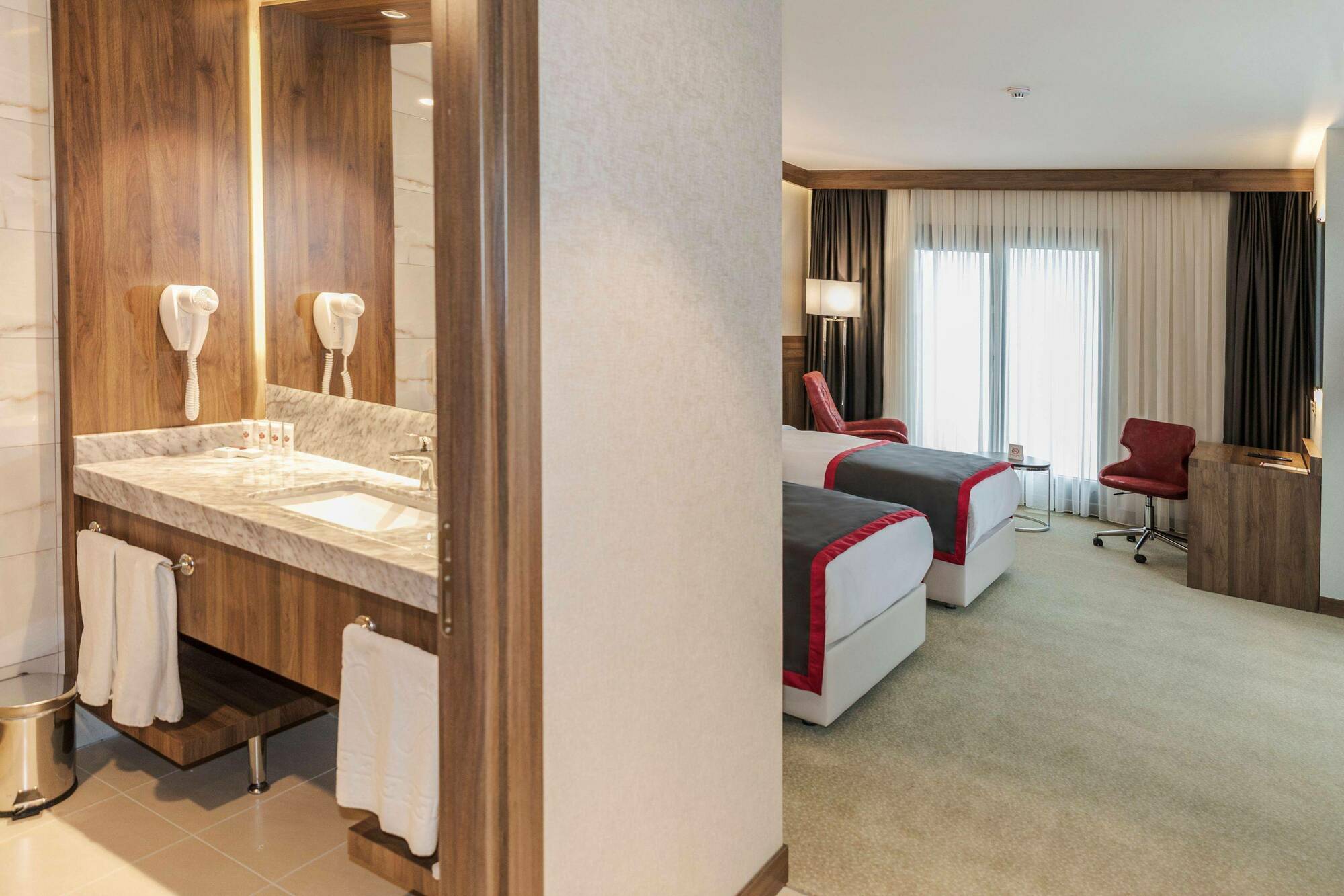 Ramada By Wyndham Beylikduzu Istambul Exterior foto